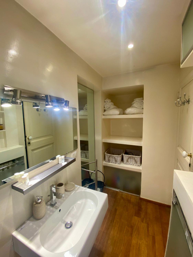 Others 5, 78 Luxury Margutta Suite, Rome