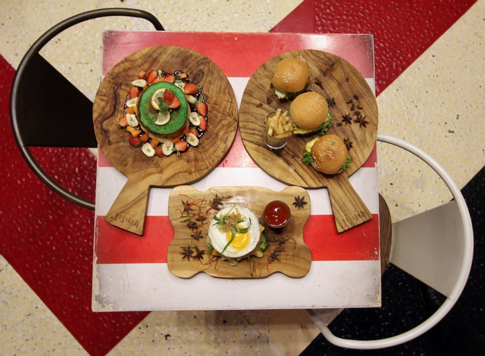 Food & Drinks 4, G Suites Hotel, Surabaya