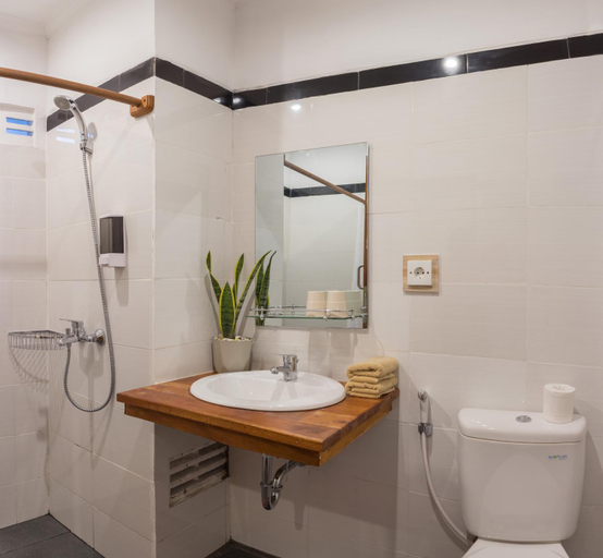 Bathroom 4, Sanur Lodge, Denpasar