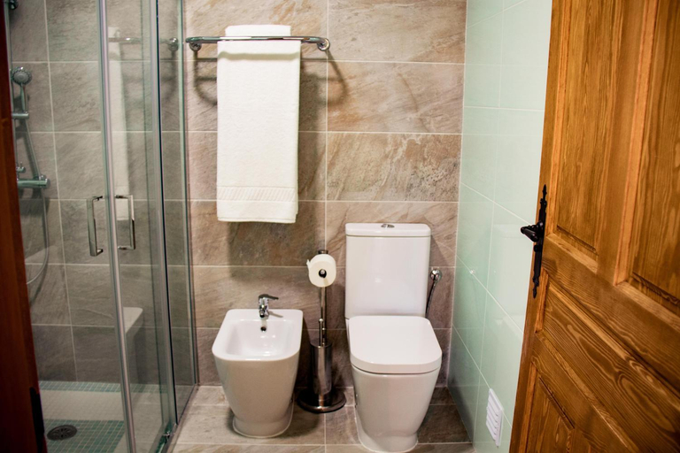 Bathroom 3, Mulagueta -Restauracao e Turismo Rural, Almeida