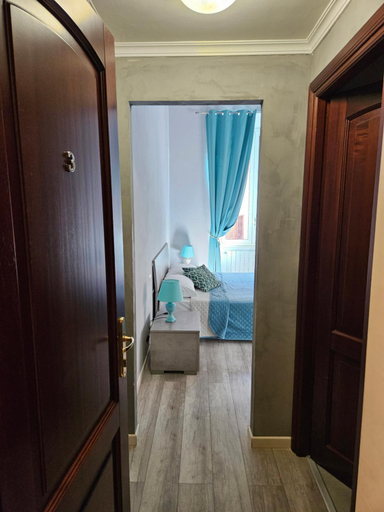 Others 5, GIRASOLE SUITES, Roma