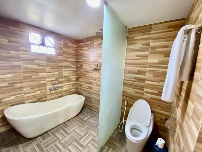 Bathroom 19
