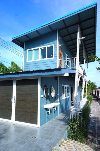 Exterior 7
