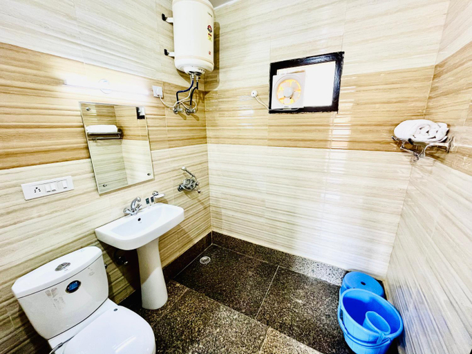 Bathroom 5, Neelgagan Resort, Pithoragarh