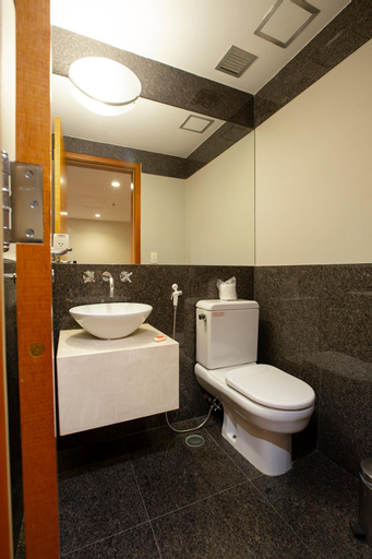 Bathroom 12