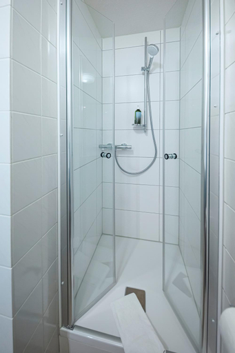 Bathroom 23