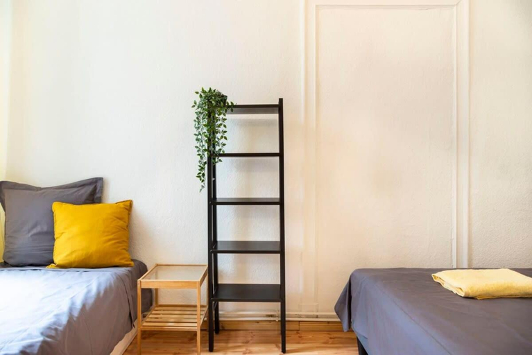 Bedroom 2, Spacious Family Apartment @Mauerpark +SelfCheck-In, Berlin