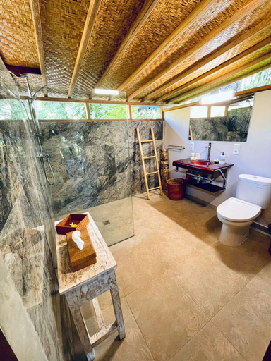 Bathroom 1, Villa Cantik Sambirenteng, Buleleng
