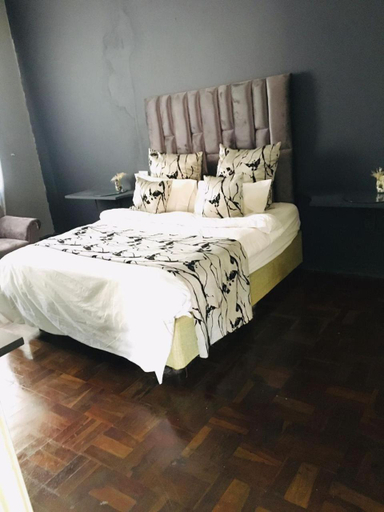 Others 5, Derrick Guest House, City of Johannesburg