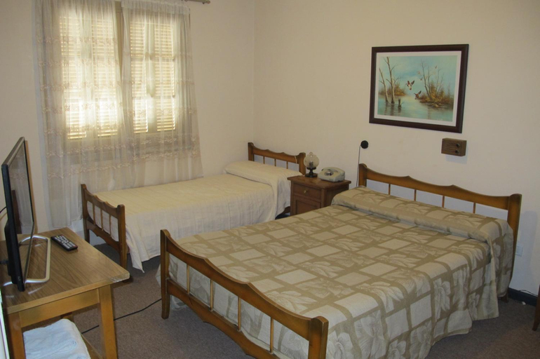 Others 2, Hotel Emperador, Necochea