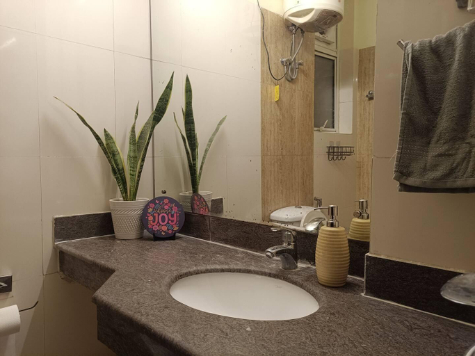 Bathroom, Green stay, Gurgaon