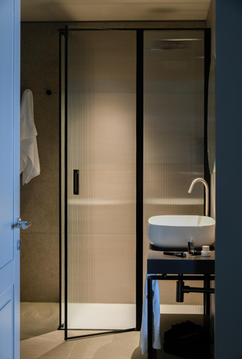 Bathroom 11