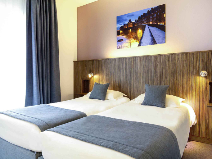 Bedroom 2, Mercure Saint Malo Balmoral hotel, Ille-et-Vilaine
