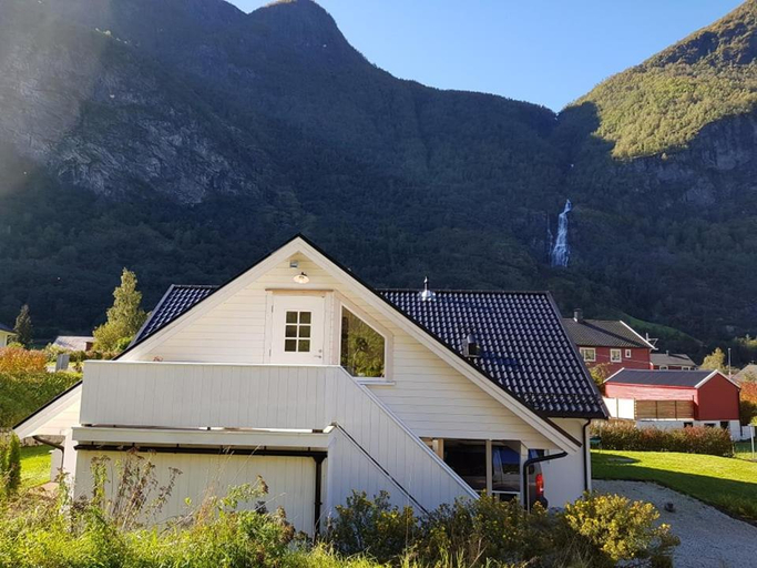 Others 5, Bright and cozy apartment 1.5km from city centre, Aurland