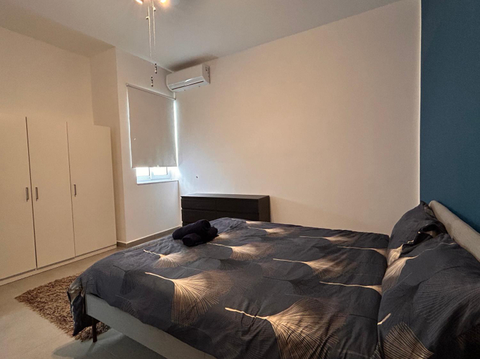 4, Qawra penthouse 4person AC+wifi, Saint Paul's Bay