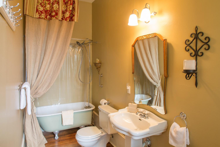 Bathroom 15