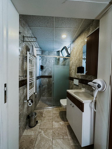 Bathroom 3, Punta Vista Hotel, Konak