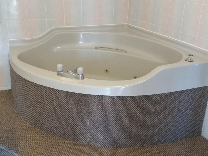 Bathroom 4, The Bridge Hotel, North Lincolnshire