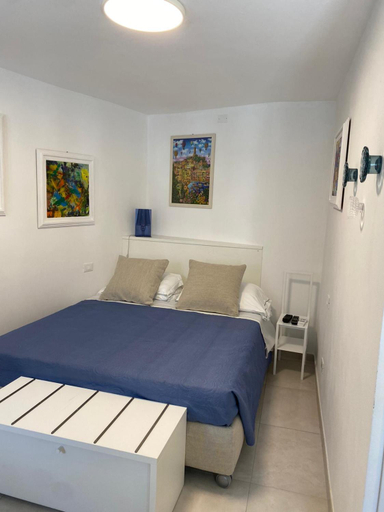 Others 3, Camere Nicolina 4, La Spezia