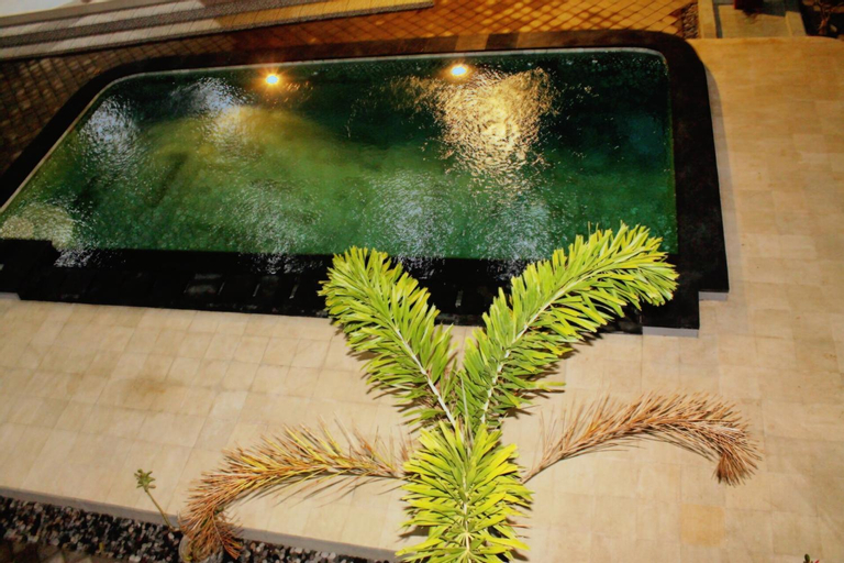 Swimming Pool 16