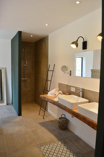 Bathroom 5, Les Petites Maisons, Corse-du-Sud