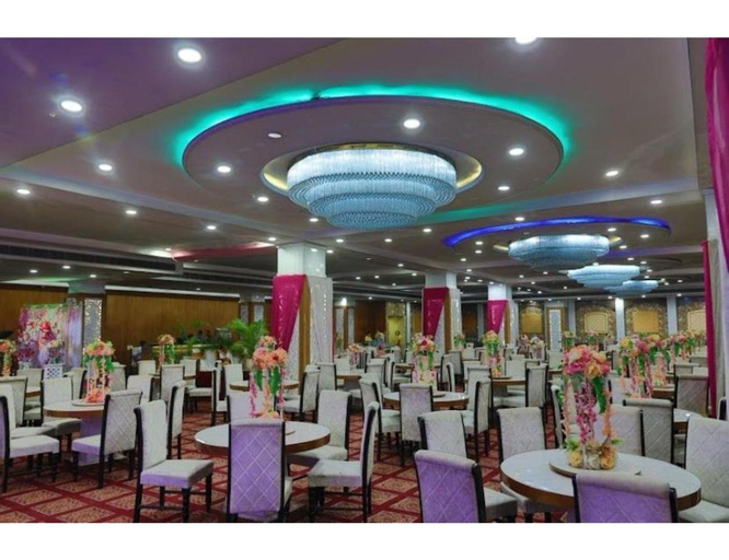 Food & Drinks 5, Royal Park Resorts, Zirakpur, PB, Sahibzada Ajit Singh Nagar