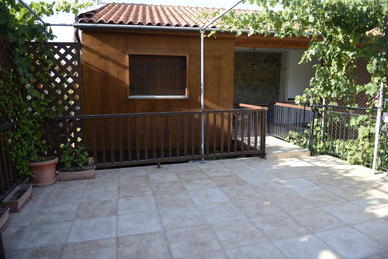 Others 4, Crambero Suites