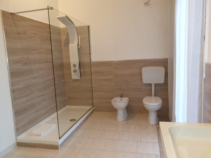Bathroom 2, Port Side Elegance Palermo, Palermo