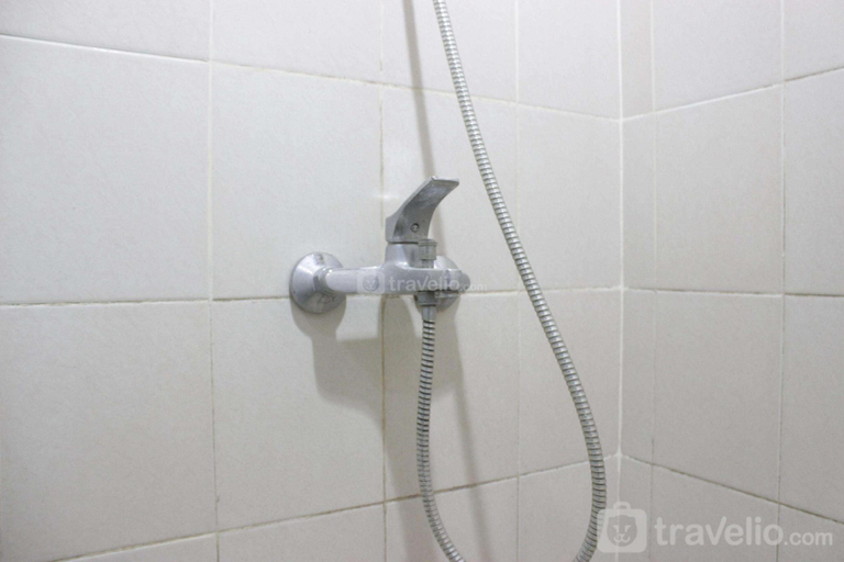 Bathroom 3, High Floor 1BR Parahyangan Residence By Travelio, Bandung