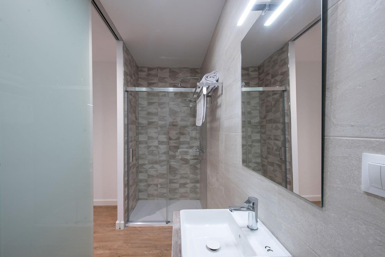 Bathroom 4, Hostal Beach, Alicante