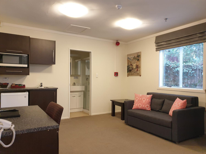 Others 5, AT Eden Park Motel, Waitakere