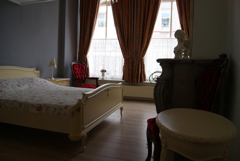 Bedroom 24