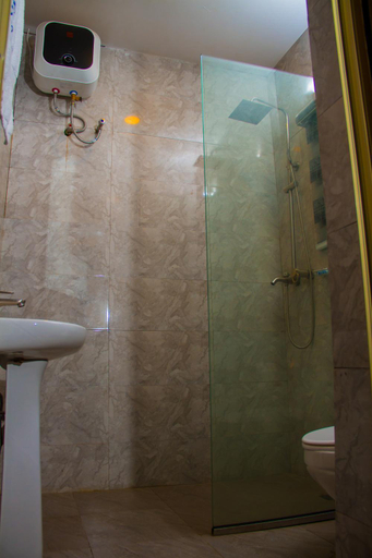 Bathroom 2, Go2Hotel45, Mainland