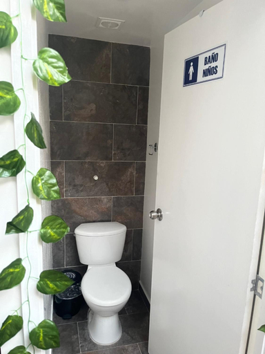 Bathroom 2, CASA DE LOURDES - LA CANDELARIA, Santafé de Bogotá