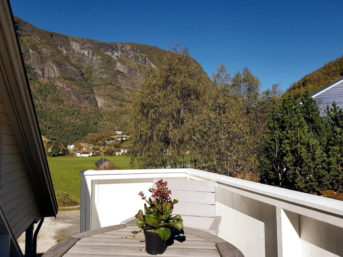 Others 2, Bright and cozy apartment 1.5km from city centre, Aurland