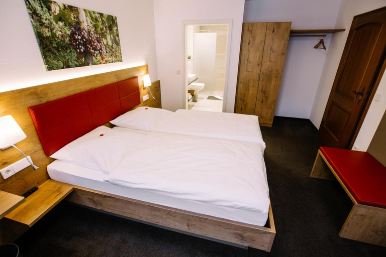 Bedroom 2, Hotel Restaurant Lamm Rosswag, Ludwigsburg