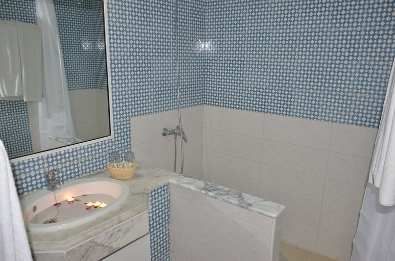 Bathroom 4, Thapsus Beach Resort, Mahdia