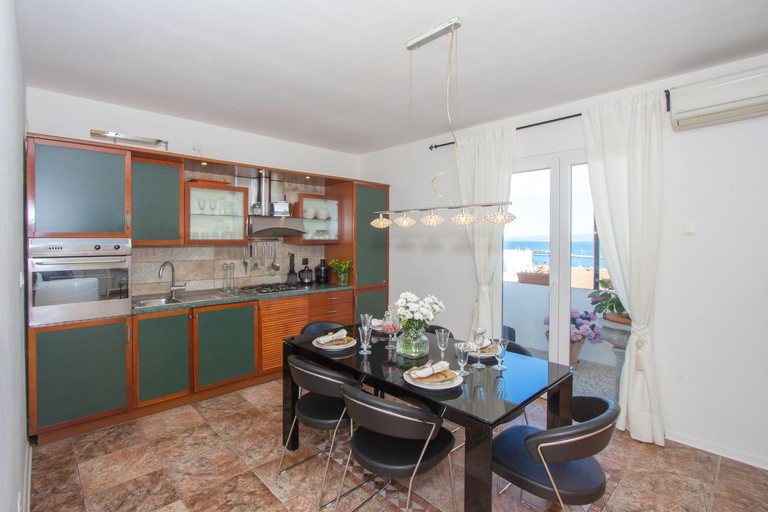 Facilities 5, Apartments Vinko, Split
