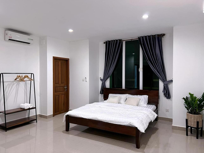 D32 Homestay near airport Behind Brown coffee airport, Dangkao