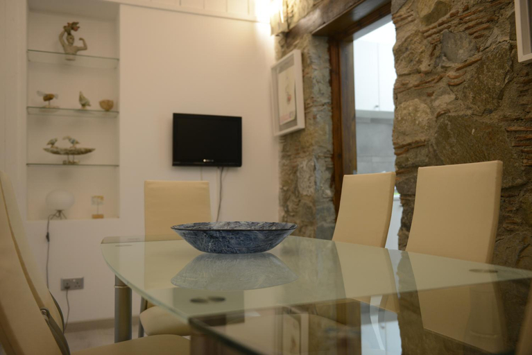 Others 3, Crambero Suites