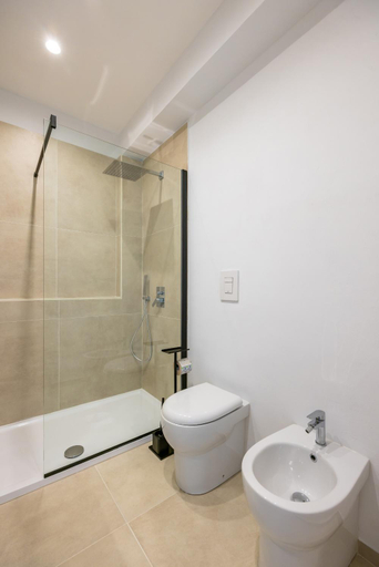 Bathroom 5, Montesanto View Rooms by Wonderful Italy, Napoli