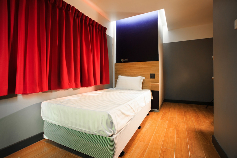 Bedroom 2, Cloud Nine Lodge, Ratchathewi