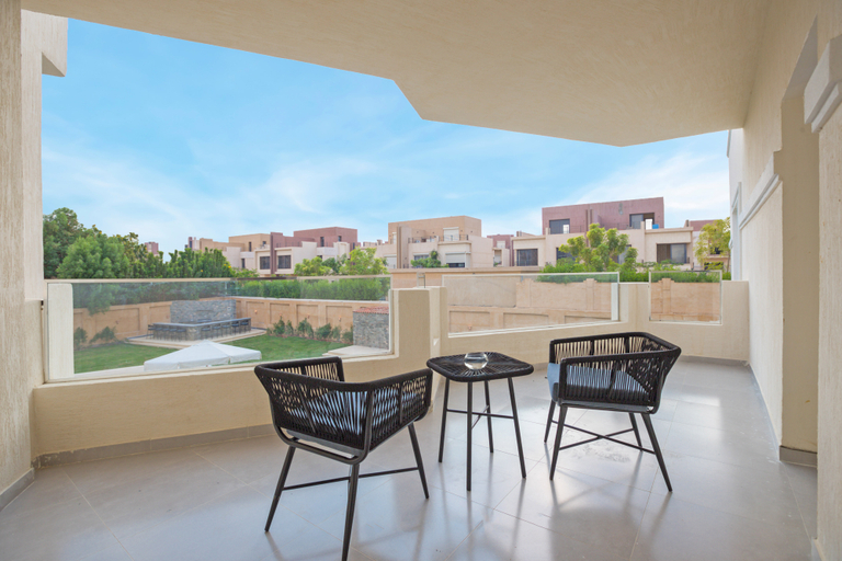 Others 5, Seven Stays Zayed, Sheikh Zayed