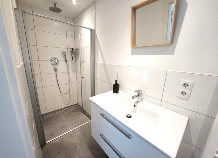 Bathroom 3, EL-Living Apartments Augsburg neben Klinikum, Augsburg