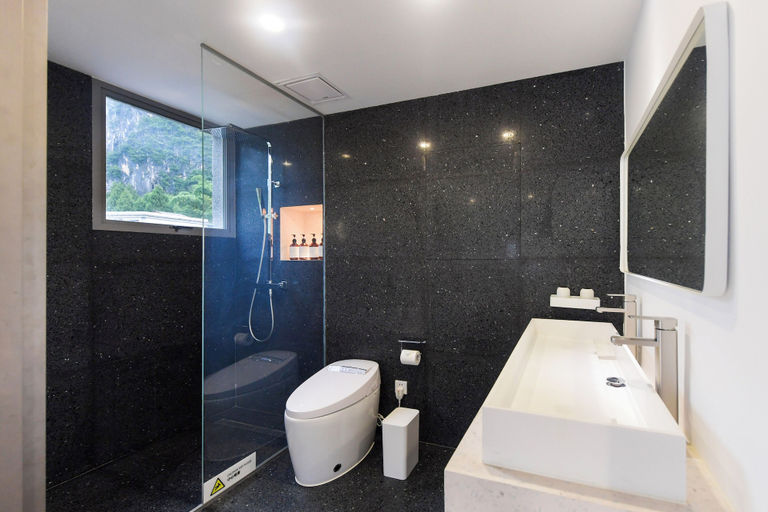 Bathroom 3, Yangshuo Geemu Building House, Guilin