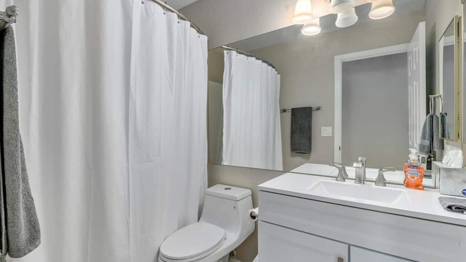 Bathroom, North Phoenix 4 Bdrm Vacation Home W/pool & Games!, Maricopa