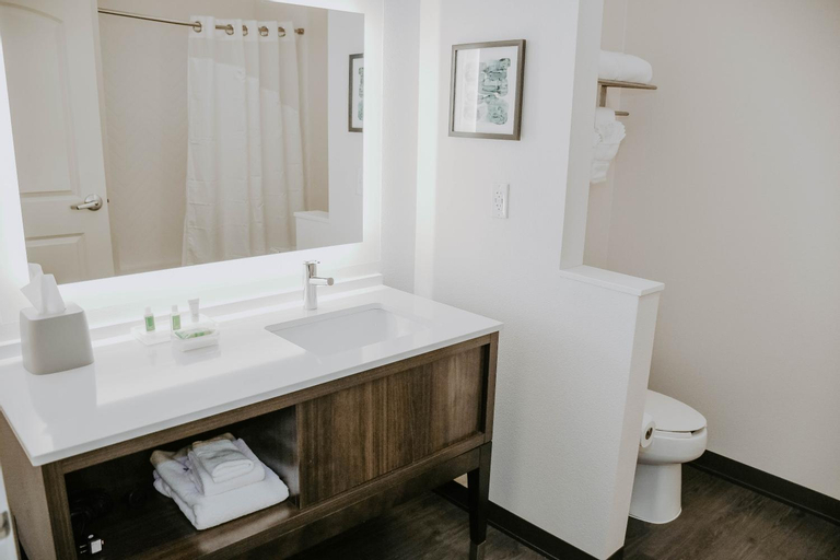 Bathroom 7