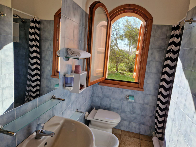 Bathroom 4, Hotel Perda Rubia, Carbonia-Iglesias