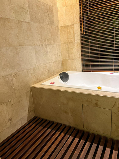 Bathroom 8