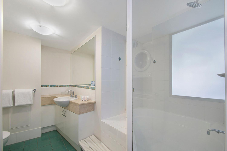 Bathroom 4, BreakFree Grand Pacific Caloundra, Caloundra - Caloundra S.
